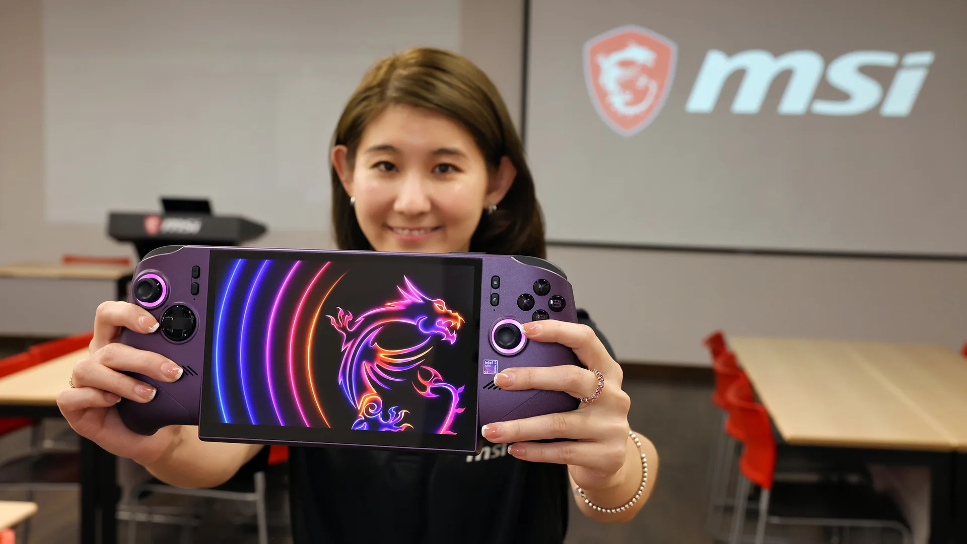 تصویر مرتبط با خبر: Three ways Intel and MSI co-engineered the world’s first Arc G3 handheld